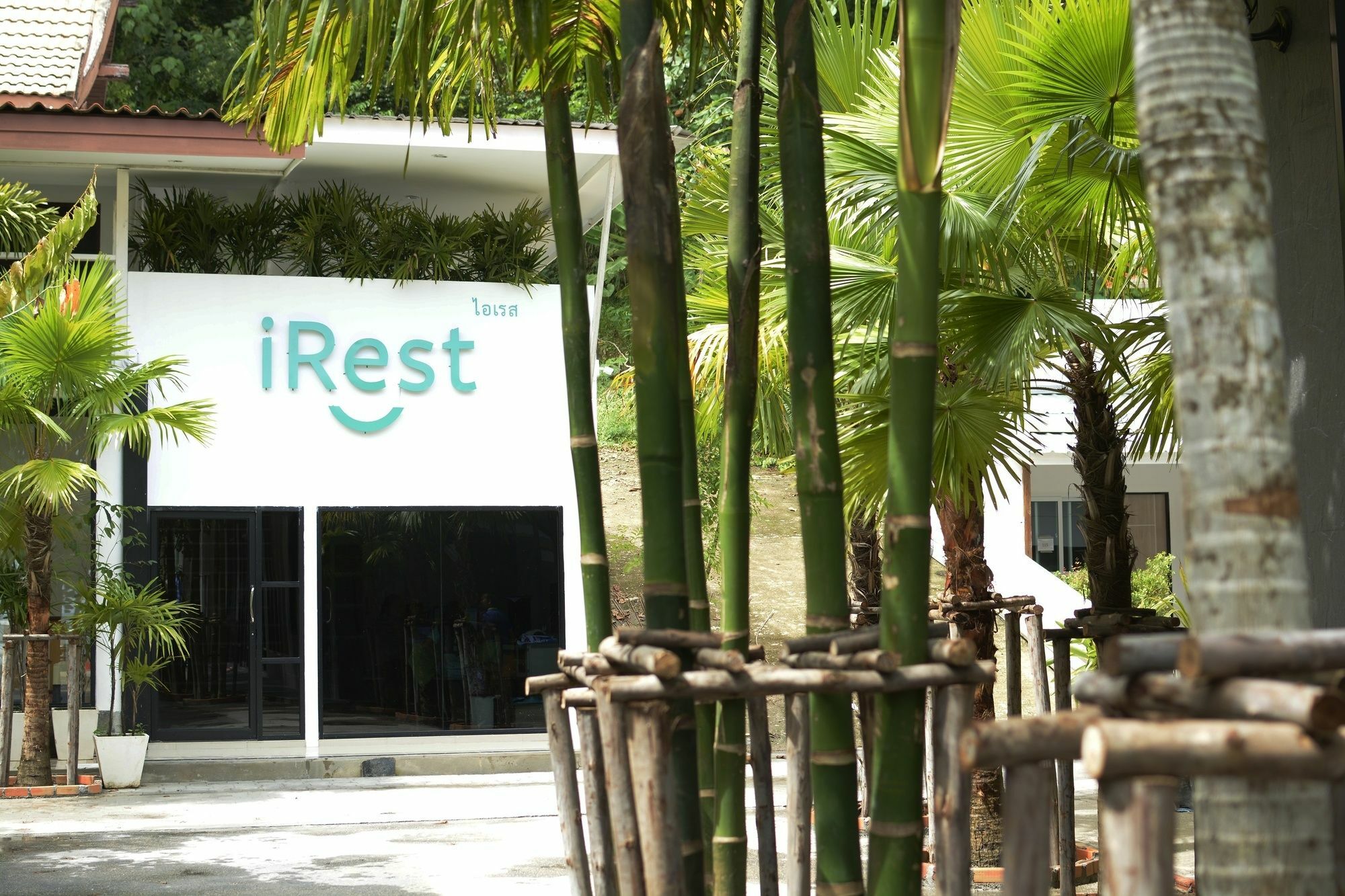 Irest Ao Nang Seafront Vandrehjem Eksteriør billede