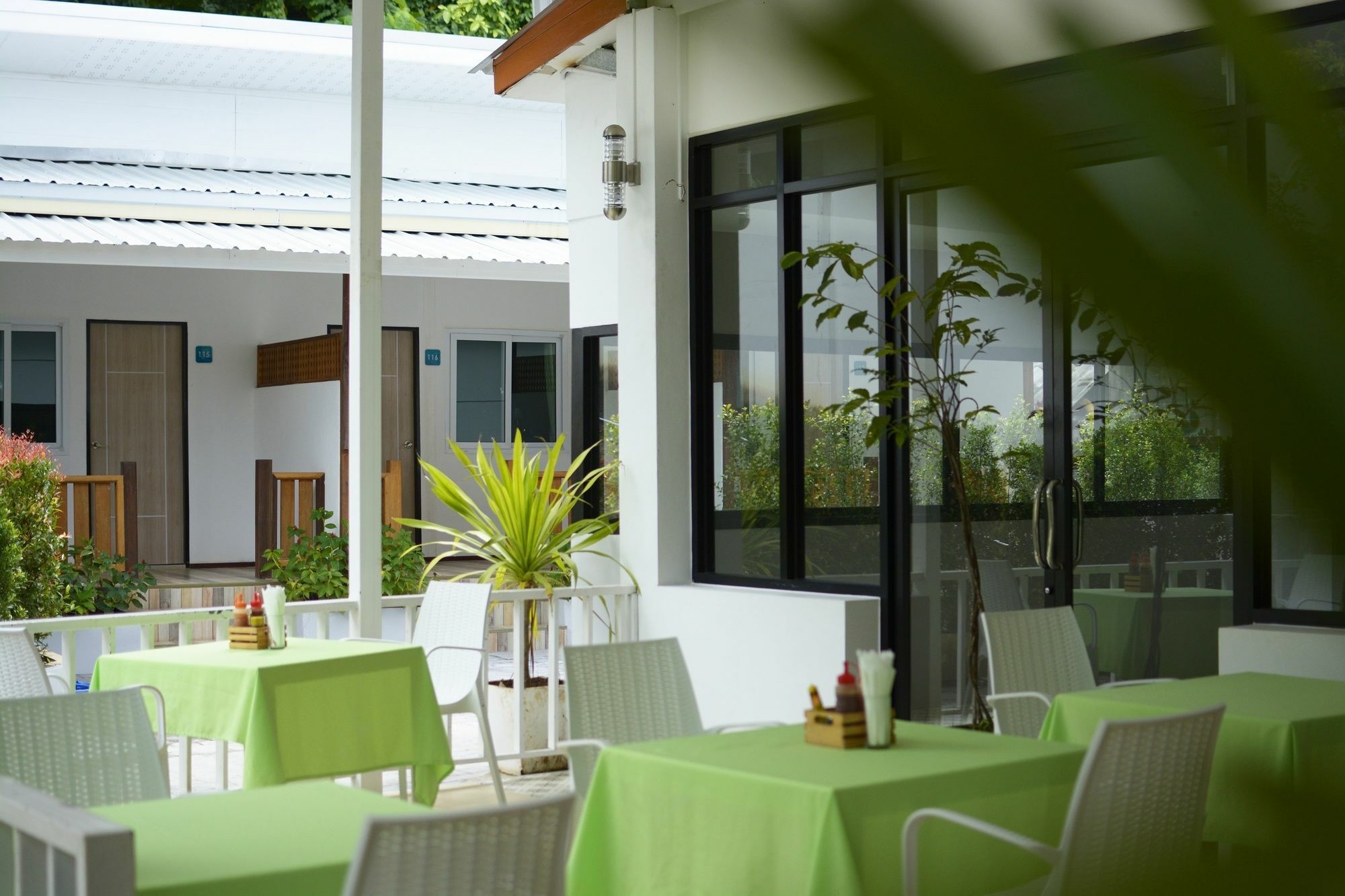 Irest Ao Nang Seafront Vandrehjem Eksteriør billede